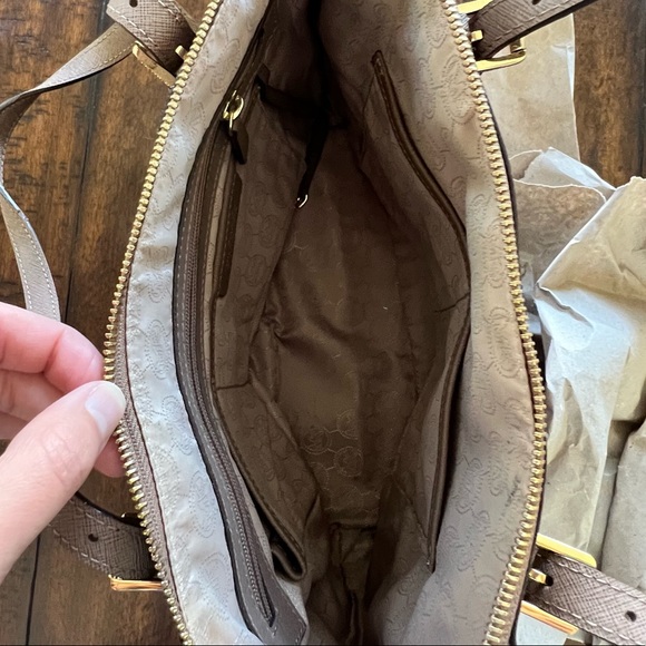 Michael Kors Jet Set East West Top Zip Tote - Picture 5 of 15